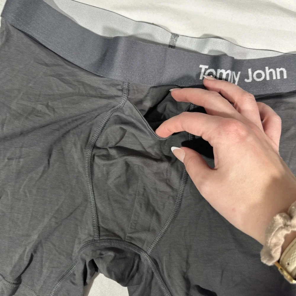 NWT $32 TOMMY JOHN [ medium ] Cool Cotton 4 Inch Boxer Briefs in Iron Grey U1715